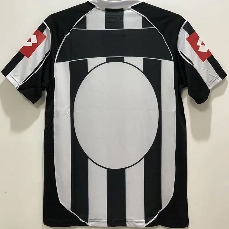 JUVENTUS 2002/3 Retro Home Shirt