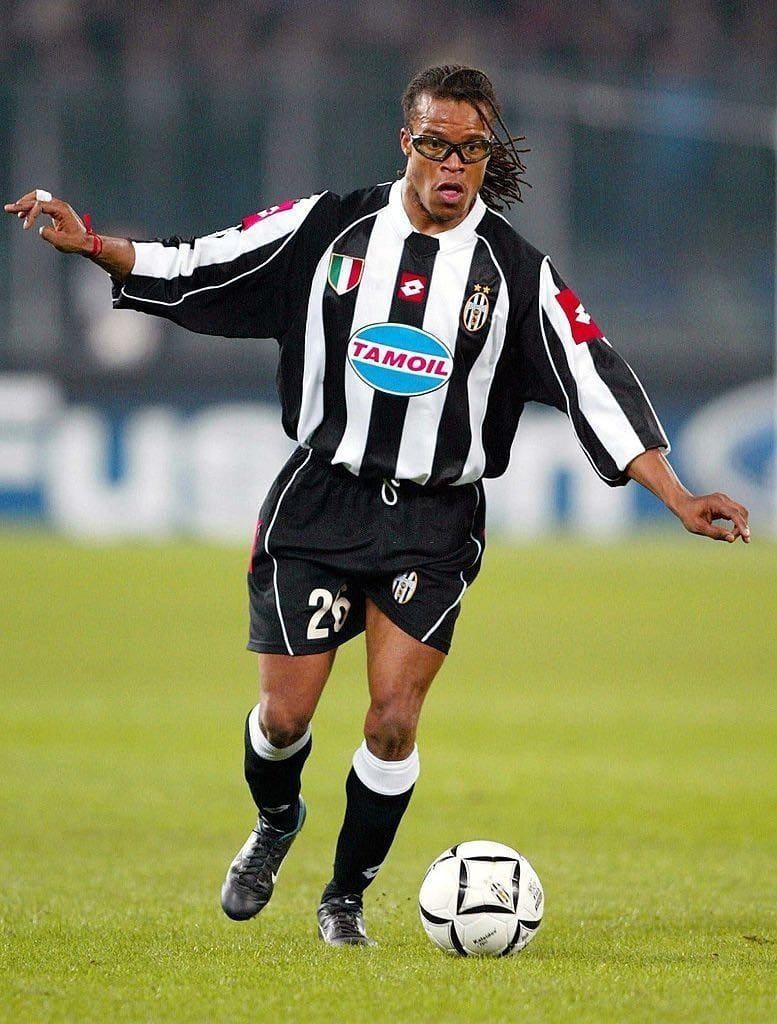 JUVENTUS 2002/3 Retro Home Shirt